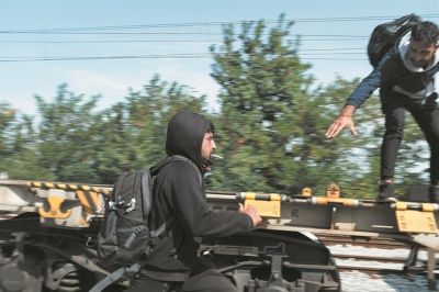 Εγώ δεν θέλω; Εκείνος δεν τολμά!