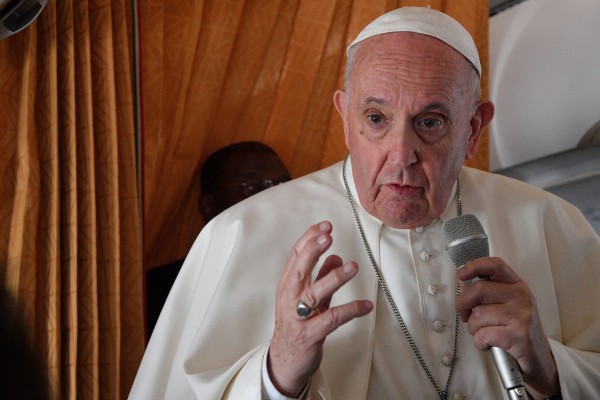 Πάπας – Αποκάλυψε ότι υπάρχουν Καρδινάλιοι αρνητές των εμβολίων – Ένας νοσηλεύεται