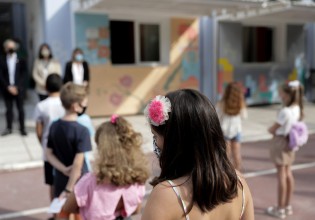 Γεννηματά – Η κυβέρνηση κάνει τα ίδια λάθη με πέρυσι στα σχολεία – Αυτόνομη η πορεία του ΚΙΝΑΛ