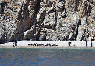 Απελάσεις – Ευρωπαία επίτροπος εγκαλεί την Ελλάδα για το νομοσχέδιο – Σύγκρουση στη Βουλή