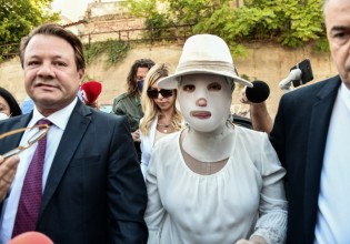 Επίθεση με βιτριόλι – Η γυναίκα που έφτιαξε τη μάσκα της Ιωάννας μιλά για το πώς κατασκευάζεται