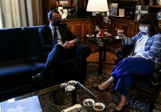 Μητσοτάκης σε Σακελλαροπούλου – Προς κύρωση στη Βουλή και την επόμενη εβδομάδα η ελληνογαλλική συμφωνία