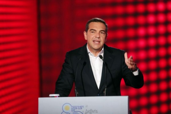 Tsipras unveils SYRIZA programme with the slogan ‘New Beginning’, pledges of social justice, labour relations overhaul