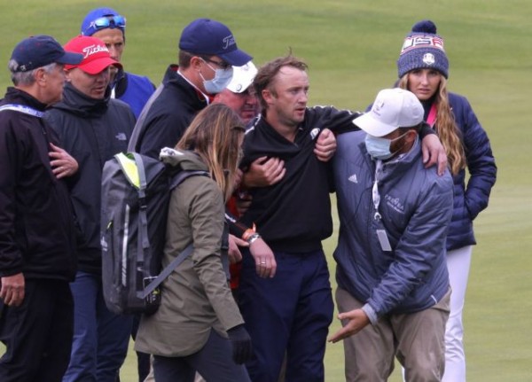 Τομ Φέλτον – Ο ηθοποιός κατέρρευσε κατά τη διάρκεια τουρνουά γκολφ