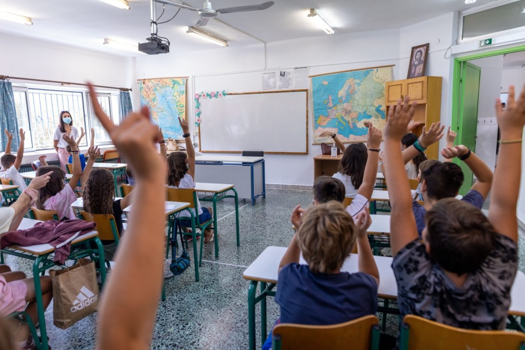 Κοροναϊός - Τα «κλειδιά» για να μείνουν τα σχολεία ανοιχτά – Τι λένε οι  ειδικοί | in.gr