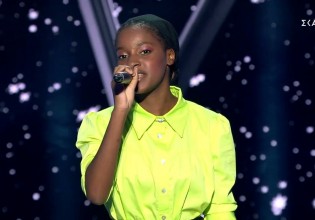 The Voice – Μάγεψε με την ερμηνεία της η 16χρονη Ναταλία Οσαουάρου από τη Νιγήρια