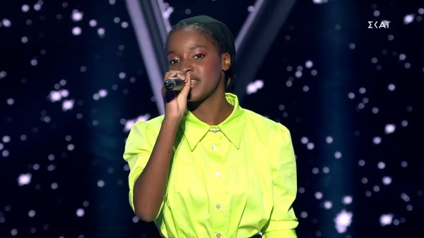 The Voice – Μάγεψε με την ερμηνεία της η 16χρονη Ναταλία Οσαουάρου από τη Νιγήρια