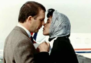 Στα σκαριά remake του «Σωματοφύλακα» – Ποιοι θα παίξουν τους ρόλους της Γουίτνεϊ Χιούστον και του Κέβιν Κόστνερ