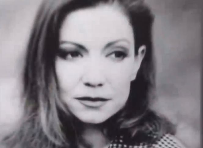 Πέμη Ζούνη για καταγγελίες στο θέατρο – «Ήμουν αγριοκάτσικο και αντιδρούσα στην πρόθεση»