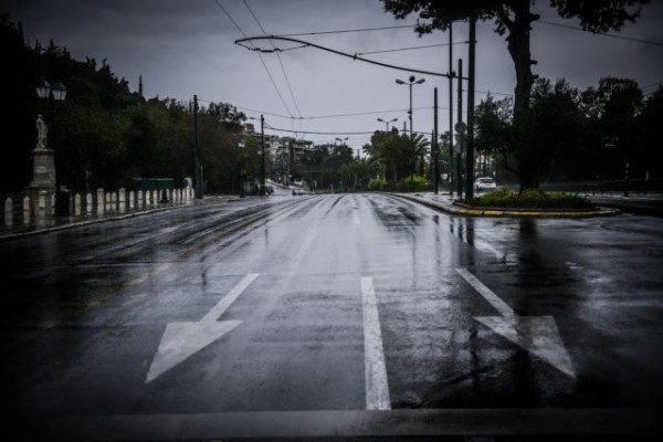 Καιρός – Πού αναμένονται βροχές και καταιγίδες σήμερα – Ισχυροί άνεμοι στο Αιγαίο