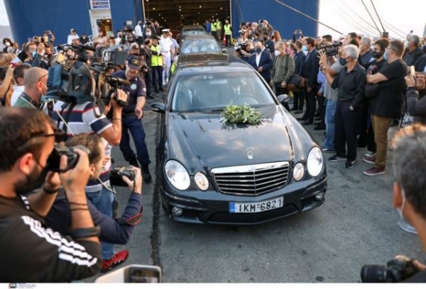 Μίκης Θεοδωράκης – Η Ελλάδα αποχαιρετά τον μεγάλο μουσικοσυνθέτη – Στην κρητική γη η σορός του