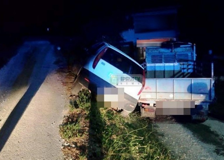 Γιάννενα – Απίστευτη διάσωση μετά από τροχαίο – Κρατούσαν με τα χέρια αυτοκίνητο στο χείλος του γκρεμού