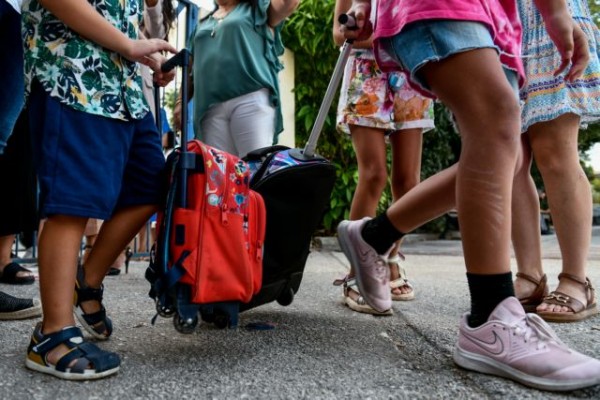 Παυλάκης – Πότε θα έρθει το τέλος της πανδημίας – Πώς θα «θωρακιστούν» τα σχολεία