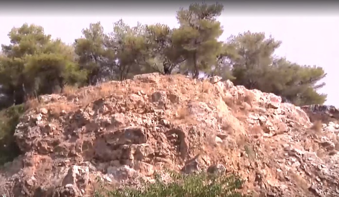 Πετρούπολη – Η περίεργη ανάρτηση της 15χρονης πριν βουτήξει στο κενό – Τα σενάρια που εξετάζονται