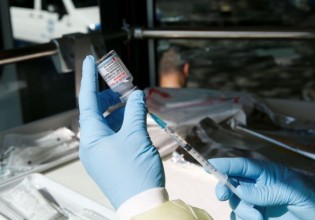 Κοροναϊός – Η περιπέτεια νεαρού μετά τον εμβολιασμό με Johnson & Johnson