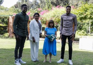 Στο Προεδρικό Μέγαρο o Γιάννης Αντετοκούμπο – «Ήμασταν και νιώθαμε Έλληνες»