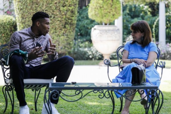 H επική ατάκα του Γιάννη στη Σακελλαροπούλου – «Συγγνώμη που άργησα, έκανα babysitting»