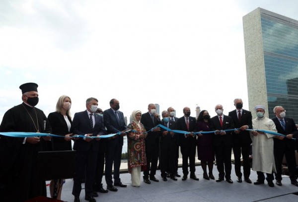 Στα εγκαίνια του «Τουρκικού Κέντρου» ο Ελπιδοφόρος – Αντιδράσεις για την παρουσία δίπλα σε Ερντογάν και Τατάρ