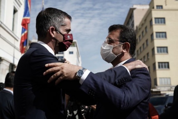 Στην Αθήνα ο δήμαρχος Κωνσταντινούπολης Εκρέμ Ιμάμογλου – Θερμή υποδοχή από Μπακογιάννη