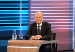 Γερμανικές εκλογές – Ολαφ Σολτς, ο ουραγός που κατάφερε να θριαμβεύσει στις κάλπες