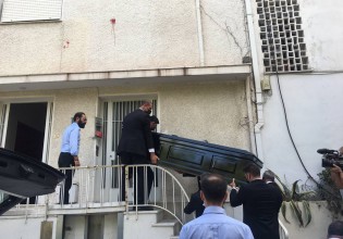 Μίκης Θεοδωράκης – Βουβός πόνος στο σπίτι του – Συνεργάτες και φίλοι αποχαιρετούν τον παγκόσμιο Έλληνα