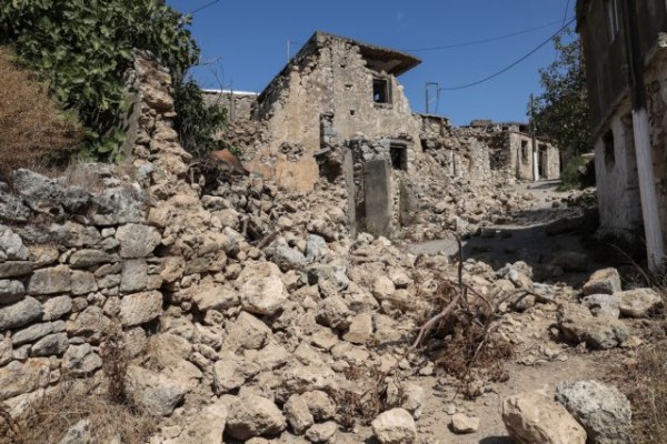 Σεισμός στην Κρήτη – Δεύτερη δύσκολη νύχτα για τους σεισμόπληκτους – Μη κατοικήσιμα 9 στα 10 σπίτια