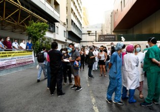 Κοροναϊός – Επίθεση στο Facebook κατά του συζύγου της αντιεμβολιάστριας που πέθανε στον «Ευαγγελισμό»