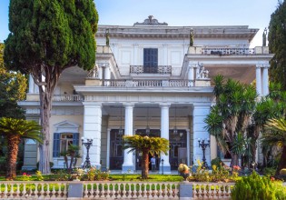 Αχίλλειο: Ένα από τα σημαντικότερα αξιοθέατα της Κέρκυρας