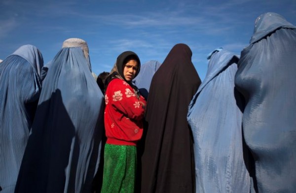 Αφγανιστάν – Μπούργκες, απειλές & φτώχεια επέστρεψαν – Ο εφιάλτης των Ταλιμπάν