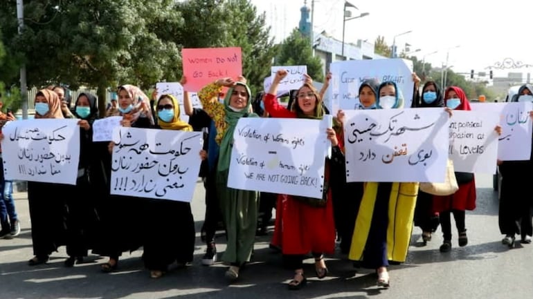 Αφγανιστάν – Οι Ταλιμπάν άνοιξαν πυρ κατά γυναικών που διαδήλωναν για ίσα δικαιώματα