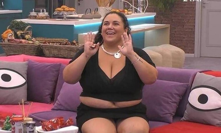 Αφροδίτη Γεροκωνσταντή – Ποζάρει ξανά ολόγυμνη (και όχι μόνη αυτή τη φορά)