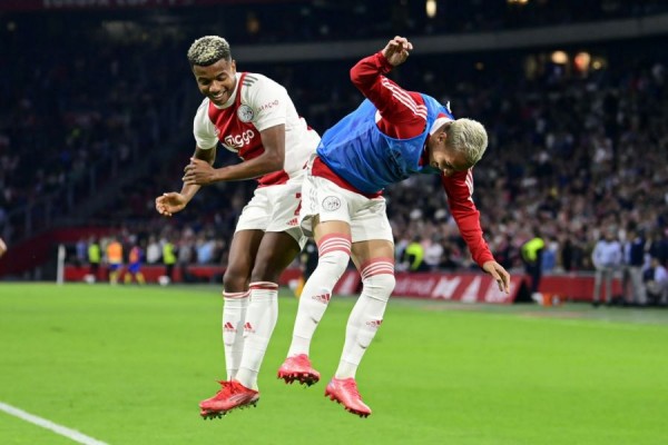 Ανεπανάληπτος Άγιαξ, διέλυσε με 9-0 την Καμπούρ