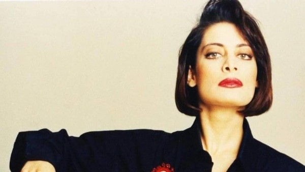 Η Αλέξια που σφράγισε την ελληνική ποπ είναι πιο όμορφη από ποτέ στα 57 της