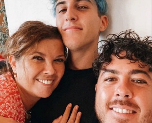 Το τρυφερό παράπονο του Good Job Nicky στην μητέρα του, Σοφία Αλιμπέρτη