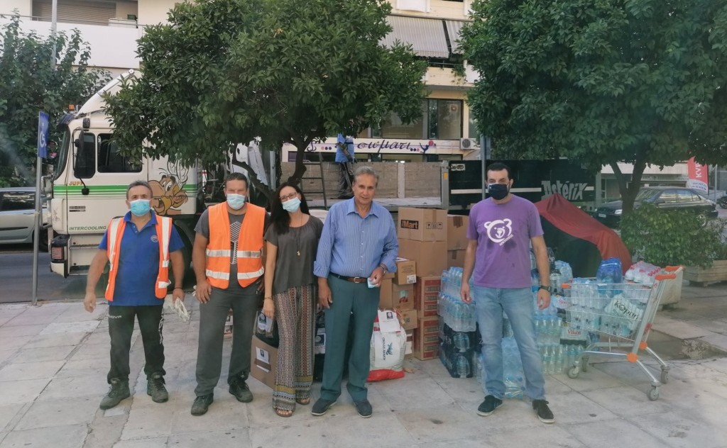 Συνεχείς αποστολές βοήθειας στους πληγέντες από τον δήμο Νέας Σμύρνης