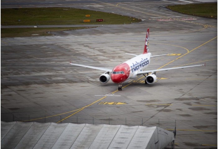 Πτήση θρίλερ – Αναγκαστική προσγείωση επειδή επιβάτης αρνούνταν να βγει από την τουαλέτα