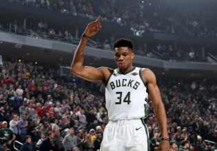 Μπακς – Θυμήθηκαν το τρομερό σόλο του Γιάννη με τους Ρόκετς