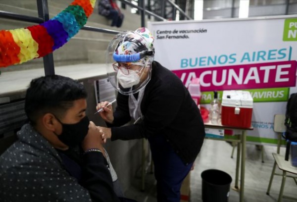 Αργεντινή – 11.368.961 εμβολιασμοί με το ρωσικό εμβόλιο – 75 εισαγωγές στο νοσοκομείο με παρενέργειες