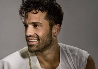 Ο Κωνσταντίνος Αργυρός φωτογραφίζεται με τους coaches του Voice – Απίστευτη guest εμφάνιση από τον…