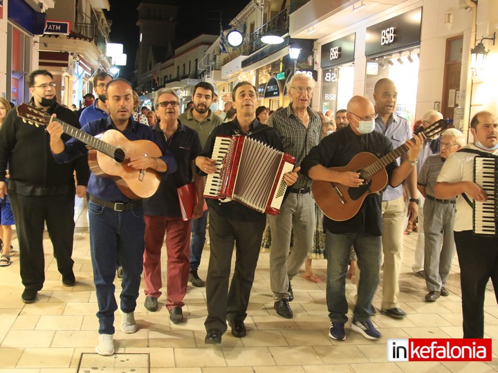 Μίκης Θεοδωράκης – Οι μουσικές του «πλημμύρισαν» το Αργοστόλι