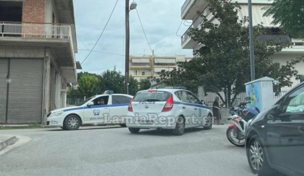 Λαμία – Ζαλίστηκε και έπεσε από το μπαλκόνι – Πώς σώθηκε