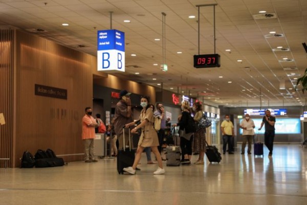Αεροδρόμια – Ανοδος 53% σε επιβάτες και αφίξεις εξωτερικού στο οκτάμηνο