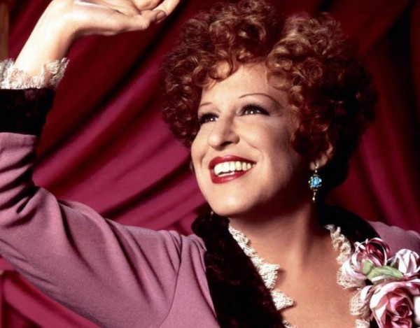 Μπέτι Μίντλερ – «Προτείνω όλες οι γυναίκες να αρνούνται στους άντρες τους να κάνουν σεξ»