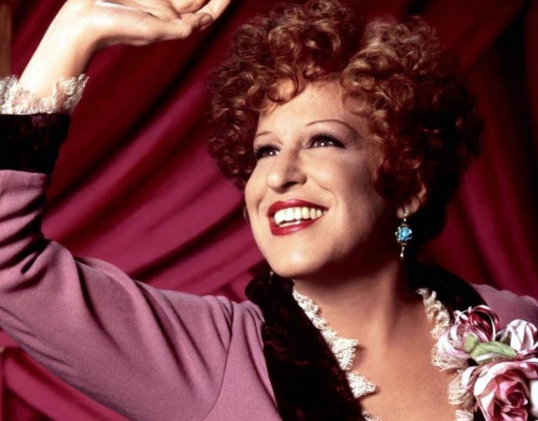 Μπέτι Μίντλερ – «Προτείνω όλες οι γυναίκες να αρνούνται στους άντρες τους να κάνουν σεξ»