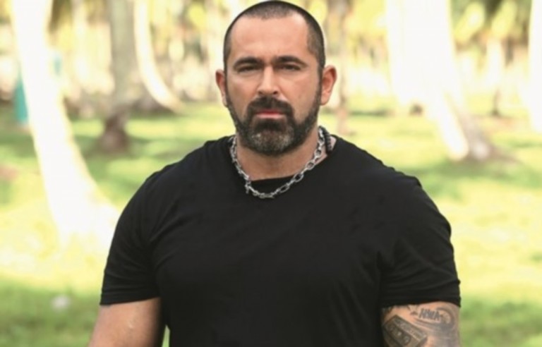 Ο ράπερ Bo ποζάρει με την μητέρα του σε μια σπάνια φωτογραφία