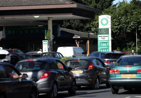Βρετανία – Οι εργαζόμενοι πρώτης γραμμής ζητούν να έχουν προτεραιότητα στα βενζινάδικα
