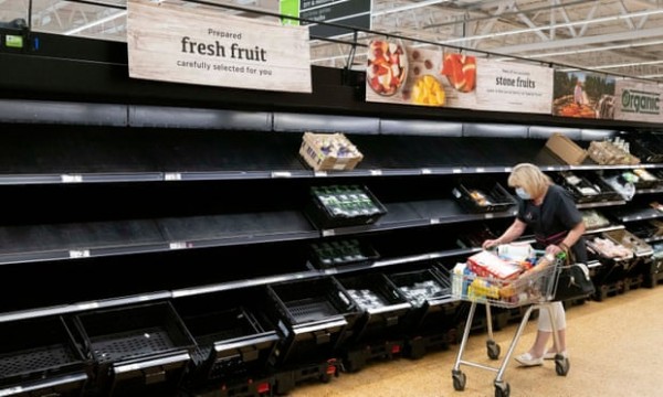 Βρετανία – Άδεια ράφια και ελλείψεις προϊόντων στα σούπερ μάρκετ