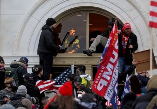 ΗΠΑ – Ερευνάται ο ρόλος του Τραμπ στην εισβολή στο Καπιτώλιο – Κλήθηκαν να καταθέσουν συνεργάτες του