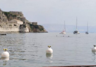 Στην Κέρκυρα μεριμνούν για την ασφαλή κολύμβηση των τυφλών