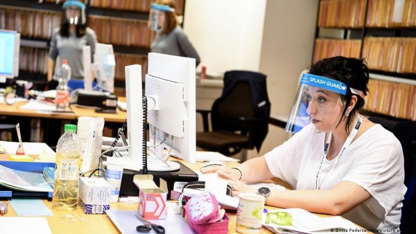 Γερμανία – Διάσταση εργοδοτών υπουργείου Εργασίας για τα εμβολιαστικά δεδομένα των εργαζομένων